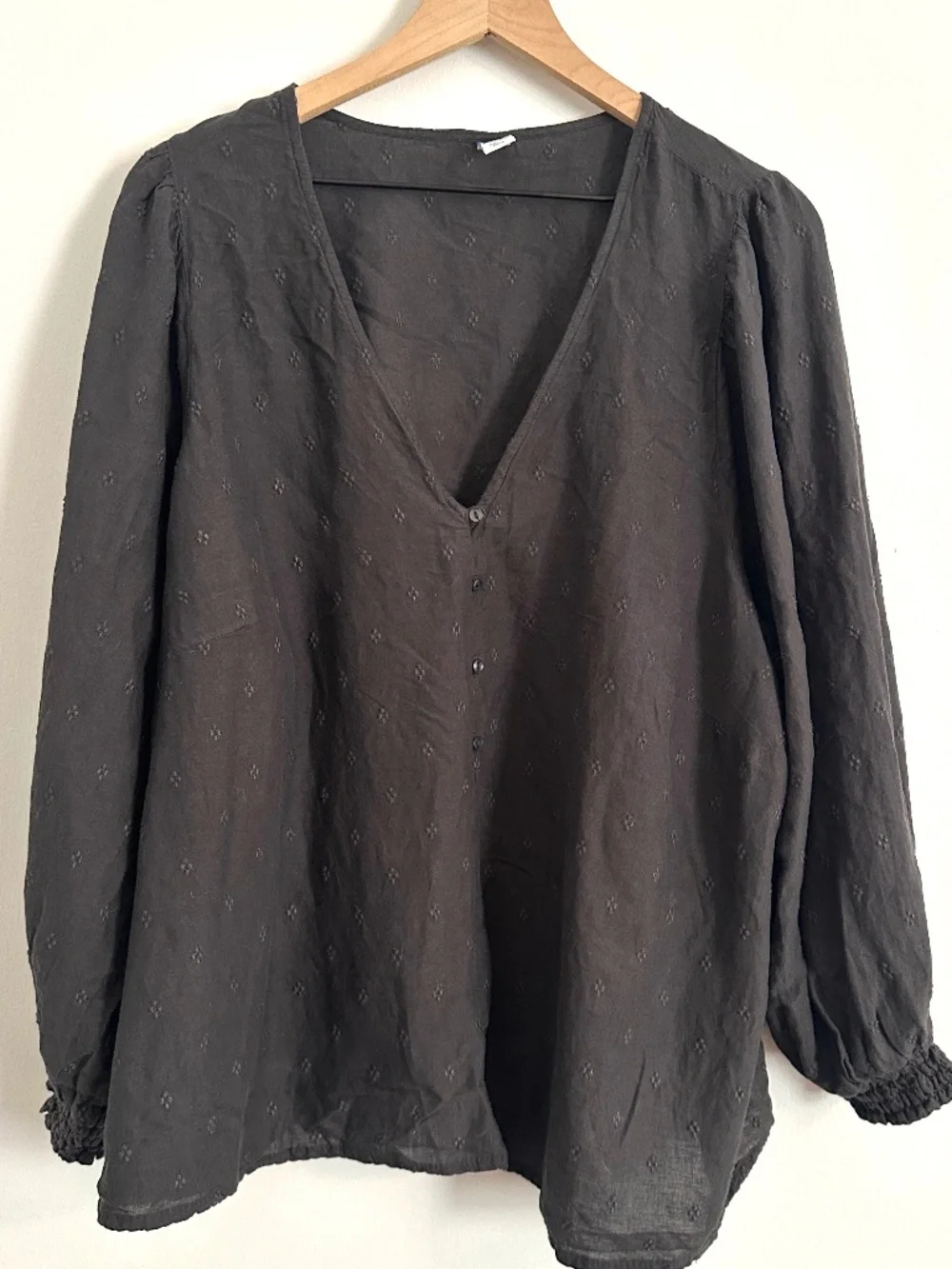 Old Navy Blouse 4X Charcoal Gray Embroidered Plus Size Puff Sleeve Casual Button